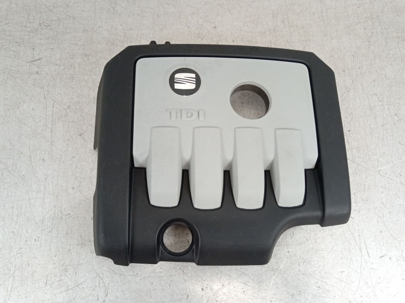 Recambio de tapa motor para seat toledo iii (5p2) 2.0 tdi referencia OEM IAM 03G103925BF 03G103925BT 03G103925BP