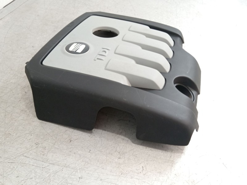 Recambio de tapa motor para seat toledo iii (5p2) 2.0 tdi referencia OEM IAM 03G103925BF 03G103925BT 03G103925BP