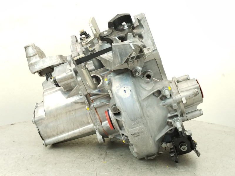 Recambio de caja cambios para peugeot rifter 1.5 bluehdi 100 referencia OEM IAM 20V260  