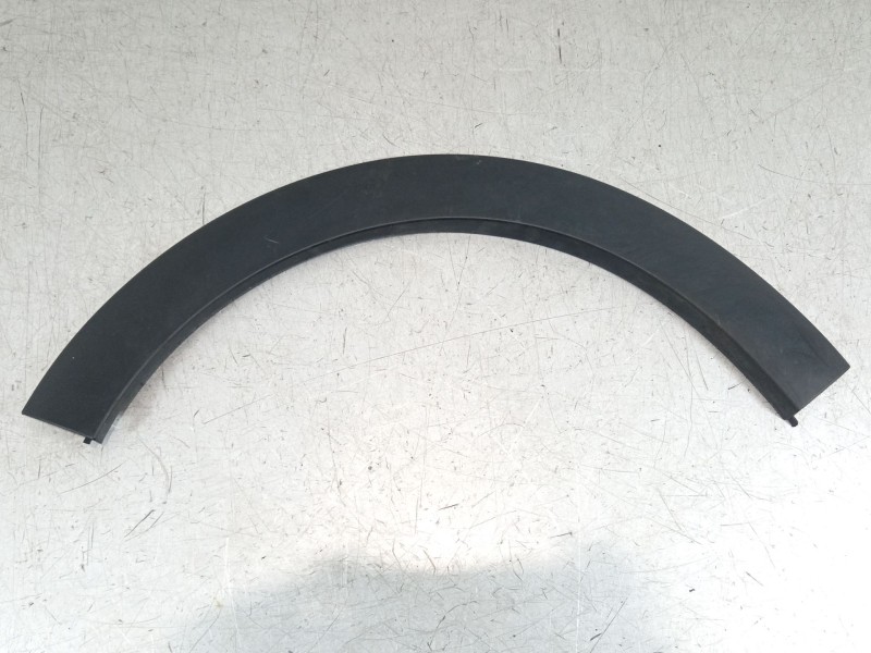 Recambio de aletin delantero izquierdo para citroën c3 iii (sx) 1.2 puretech 82 referencia OEM IAM 9812088680  