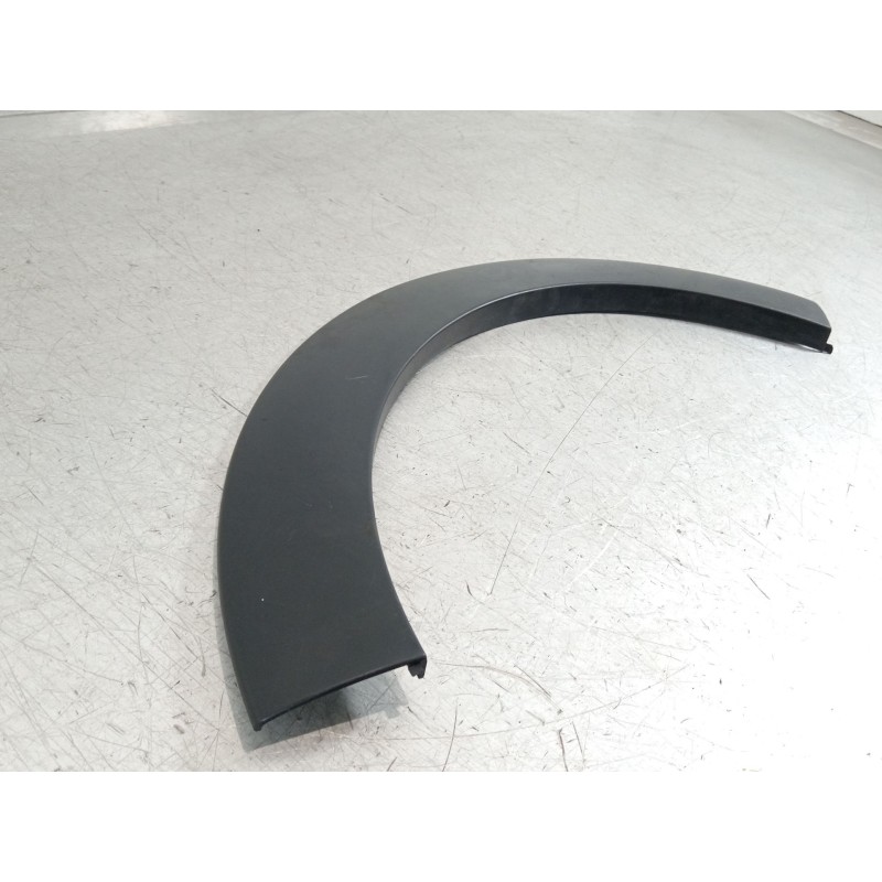 Recambio de aletin delantero izquierdo para citroën c3 iii (sx) 1.2 puretech 82 referencia OEM IAM 9812088680  