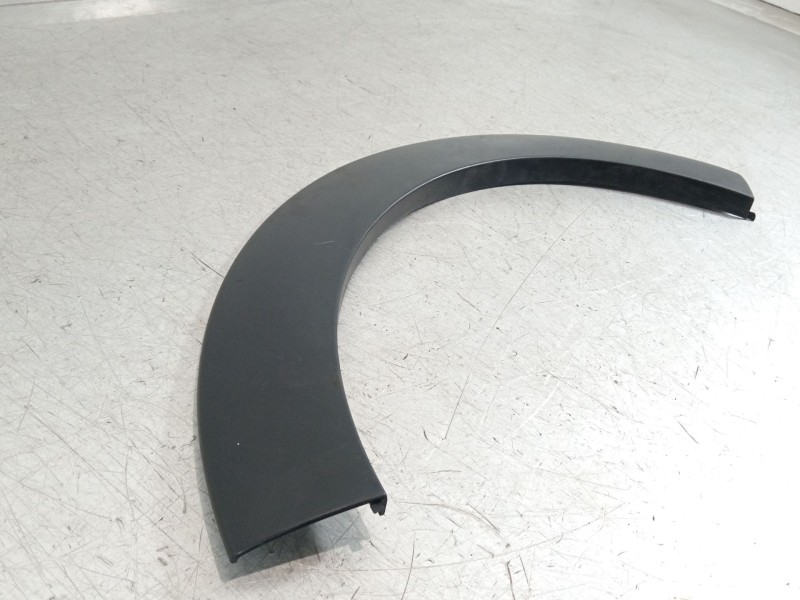 Recambio de aletin delantero izquierdo para citroën c3 iii (sx) 1.2 puretech 82 referencia OEM IAM 9812088680  