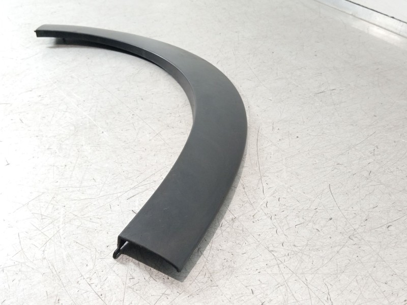 Recambio de aletin delantero izquierdo para citroën c3 iii (sx) 1.2 puretech 82 referencia OEM IAM 9812088680  
