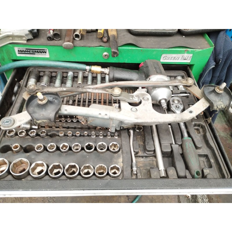 Recambio de motor limpia delantero para toyota auris (_e18_) 1.6 (zre181_, zre185_) referencia OEM IAM 8511002340  AE1593003562