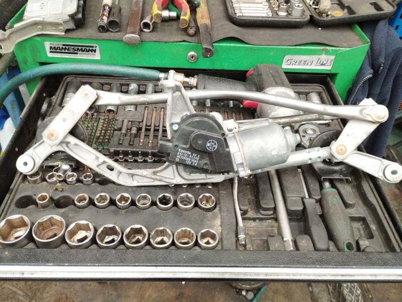 Recambio de motor limpia delantero para toyota auris (_e18_) 1.6 (zre181_, zre185_) referencia OEM IAM 8511002340  AE1593003562