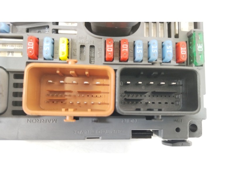 Recambio de caja reles / fusibles para peugeot 5008 (0u_, 0e_) 1.6 hdi referencia OEM IAM 9667044980 BSMR0200 