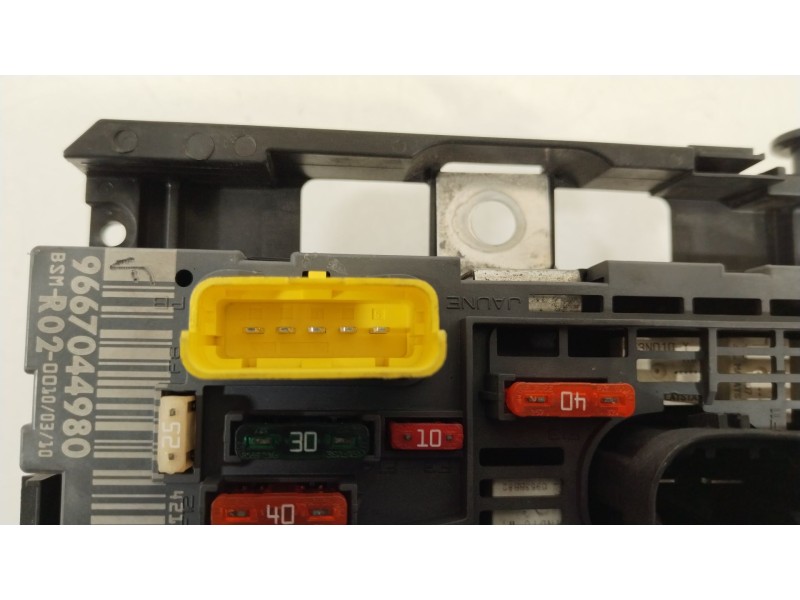 Recambio de caja reles / fusibles para peugeot 5008 (0u_, 0e_) 1.6 hdi referencia OEM IAM 9667044980 BSMR0200 