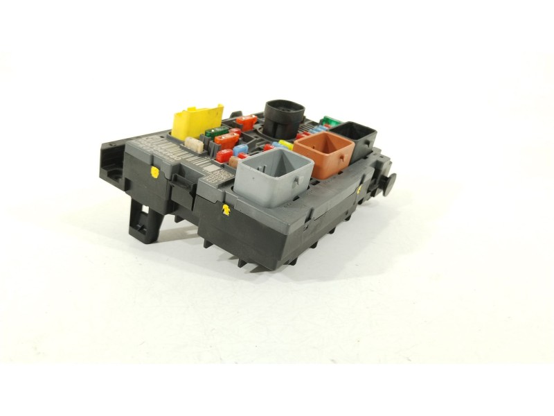 Recambio de caja reles / fusibles para peugeot 5008 (0u_, 0e_) 1.6 hdi referencia OEM IAM 9667044980 BSMR0200 