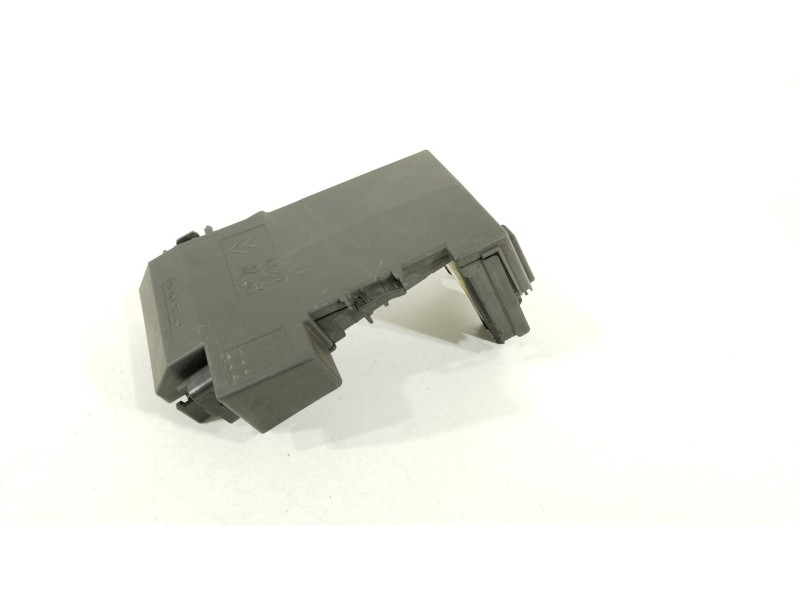 Recambio de caja reles / fusibles para peugeot 5008 (0u_, 0e_) 1.6 hdi referencia OEM IAM 9666527580 97993N 
