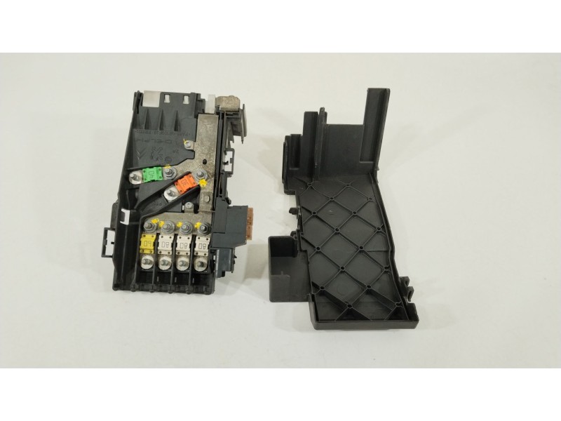Recambio de caja reles / fusibles para peugeot 5008 (0u_, 0e_) 1.6 hdi referencia OEM IAM 9666527580 97993N 