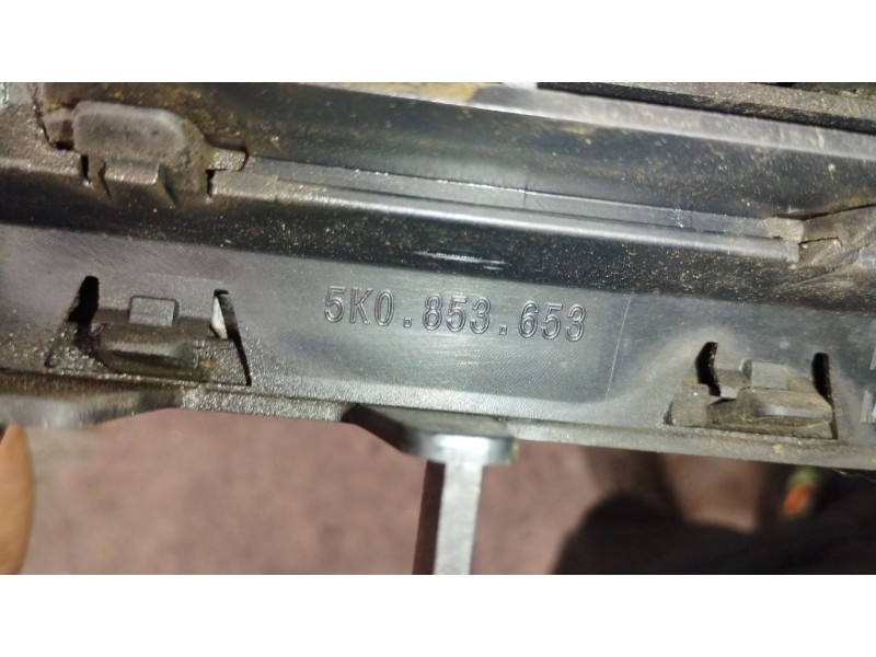 Recambio de rejilla delantera para volkswagen golf vi (5k1) 1.6 tdi referencia OEM IAM 5K0853653 5K0853651 