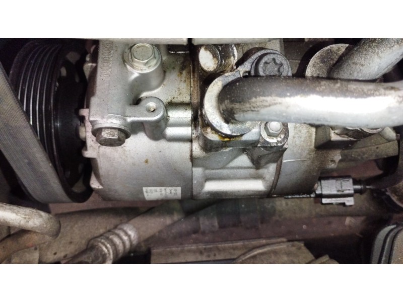 Recambio de compresor aire acondicionado para volkswagen golf vi (5k1) 1.6 tdi referencia OEM IAM 8FK351135 72440445 