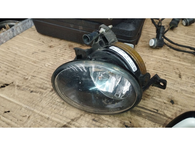 Recambio de faro antiniebla derecho para volkswagen golf vi (5k1) 1.6 tdi referencia OEM IAM 5K0941700  