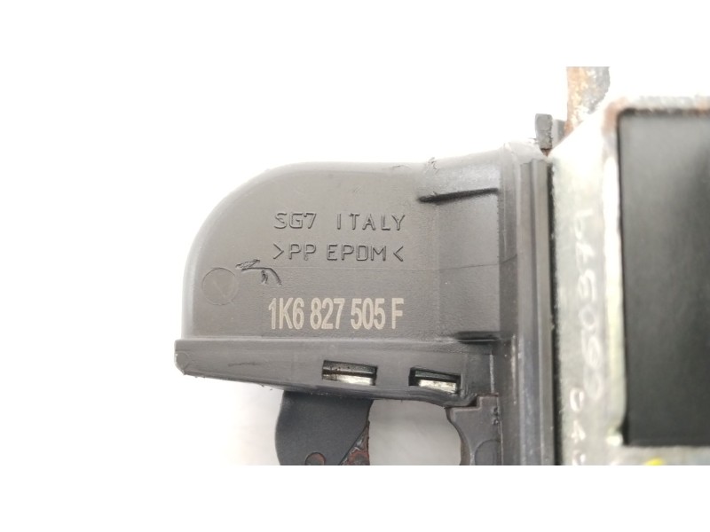 Recambio de cerradura maletero / porton para volkswagen golf vi (5k1) 1.4 tsi referencia OEM IAM 1K6827505F  