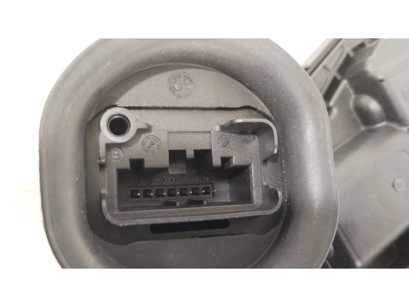 Recambio de cerradura puerta trasera izquierda para volkswagen golf vi (5k1) 1.4 tsi referencia OEM IAM 5K4839015B  