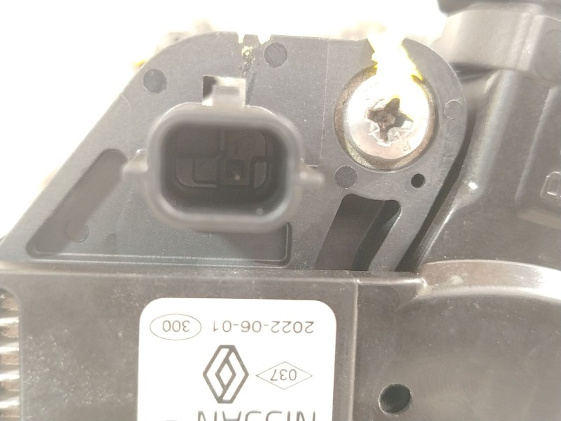 Recambio de alternador para dacia sandero iii 1.0 sce 65 referencia OEM IAM 231009076R F000BL08B1 