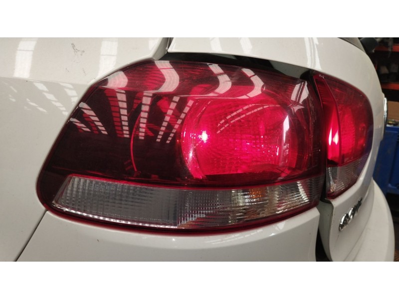 Recambio de piloto trasero izquierdo para volkswagen golf vi (5k1) 1.6 tdi referencia OEM IAM 5K0945095M  