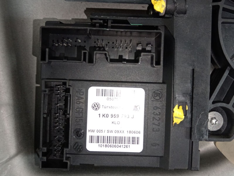 Recambio de elevalunas delantero izquierdo para volkswagen golf v (1k1) 2.0 tdi referencia OEM IAM 1K3837461B 1K0959701M 1K09597