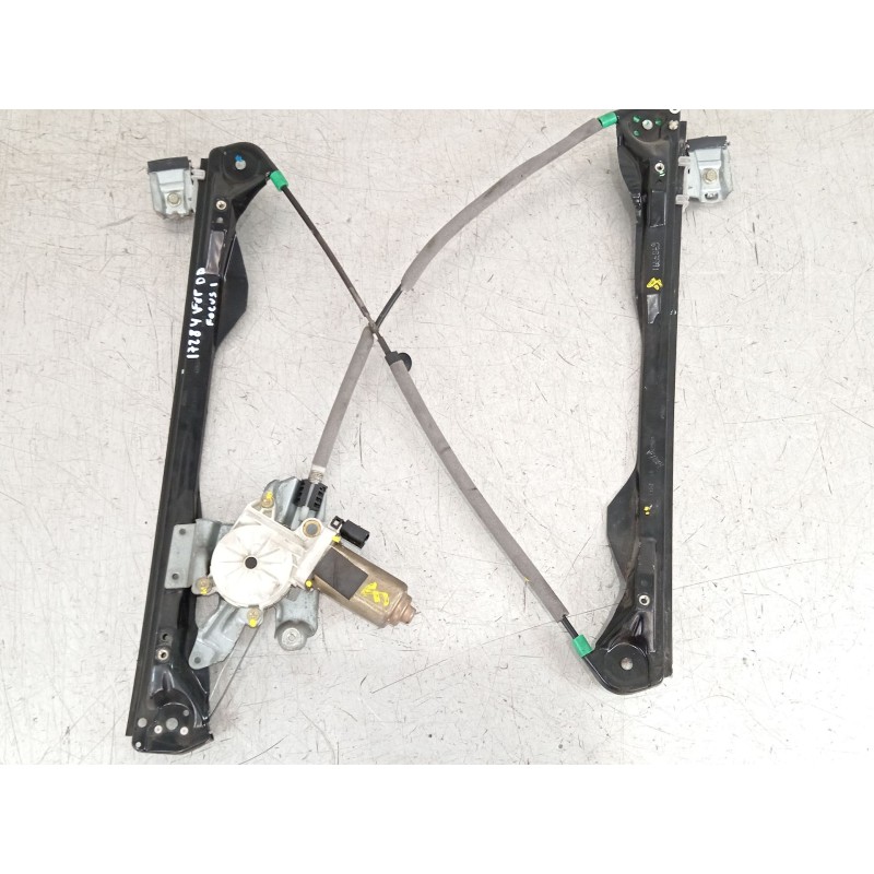 Recambio de elevalunas delantero derecho para ford focus i (daw, dbw) 1.6 16v referencia OEM IAM XS4123200  