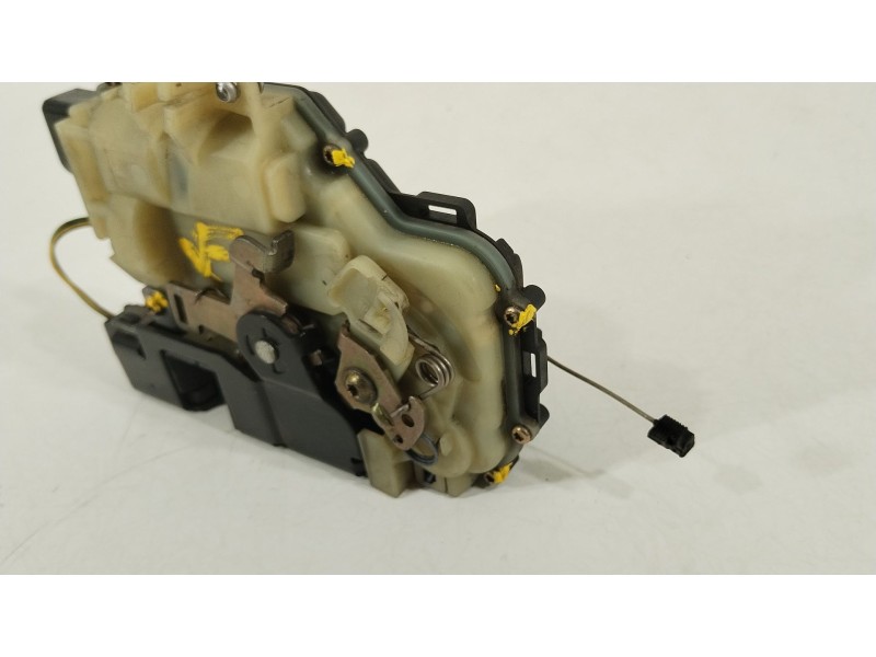 Recambio de cerradura puerta delantera derecha para seat leon (1m1) 1.9 tdi referencia OEM IAM 3B1837016AD  