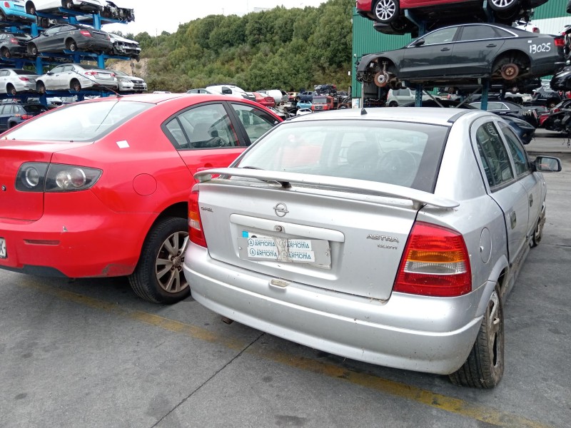 opel astra g hatchback (t98) del año 2001