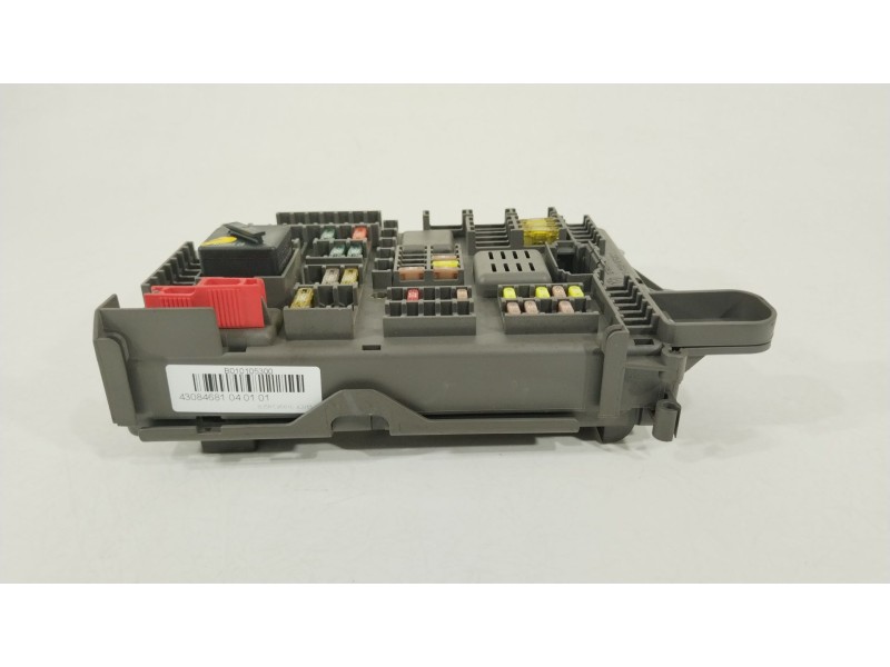 Recambio de caja reles / fusibles para bmw x5 (e70) xdrive 30 d referencia OEM IAM 693168704  