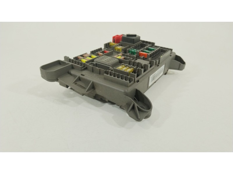 Recambio de caja reles / fusibles para bmw x5 (e70) xdrive 30 d referencia OEM IAM 693168704  