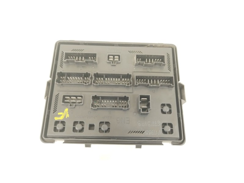 Recambio de caja reles / fusibles para ssangyong rodius i 2.7 xdi referencia OEM IAM A120ED 8234021012 