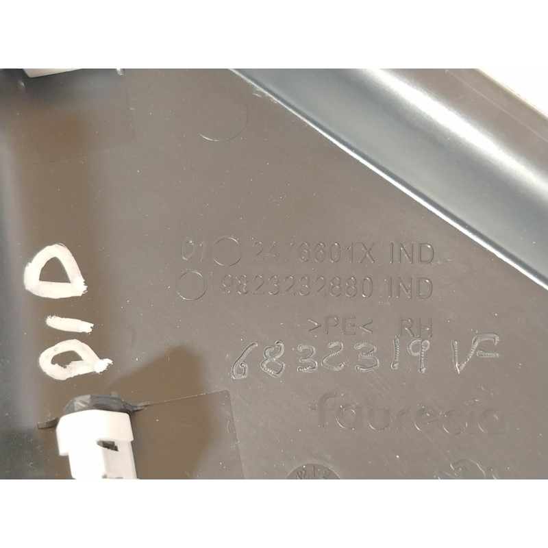 Recambio de moldura para peugeot 208 ii (ub_, up_, uw_, uj_) 1.5 bluehdi 100 referencia OEM IAM 9823232880  