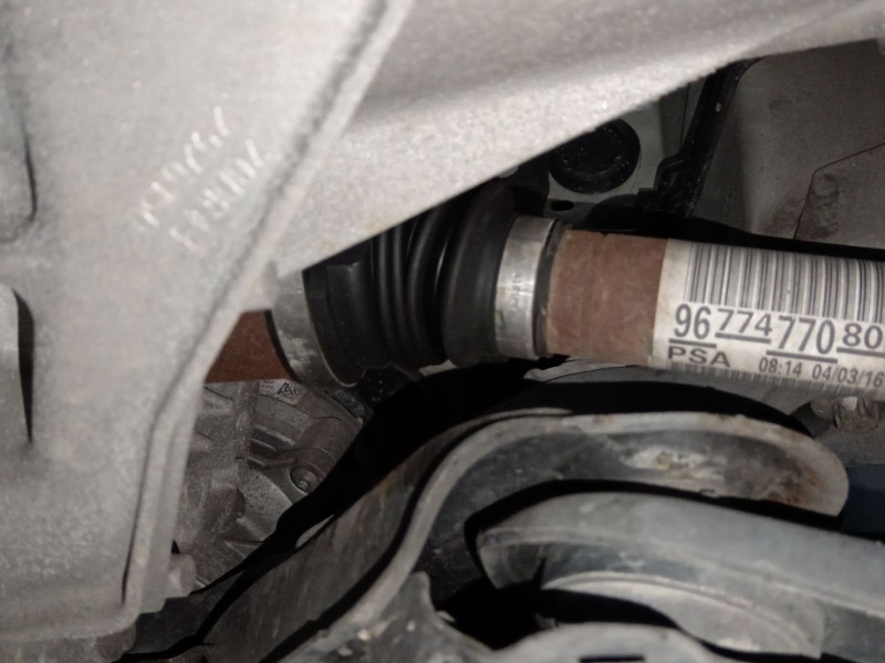 Recambio de transmision delantera izquierda para citroën c4 cactus 1.6 bluehdi 100 referencia OEM IAM 9677477080  