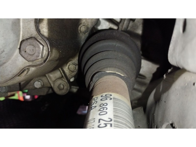 Recambio de transmision delantera izquierda para peugeot 208 i (ca_, cc_) 1.6 hdi referencia OEM IAM 9686025580  