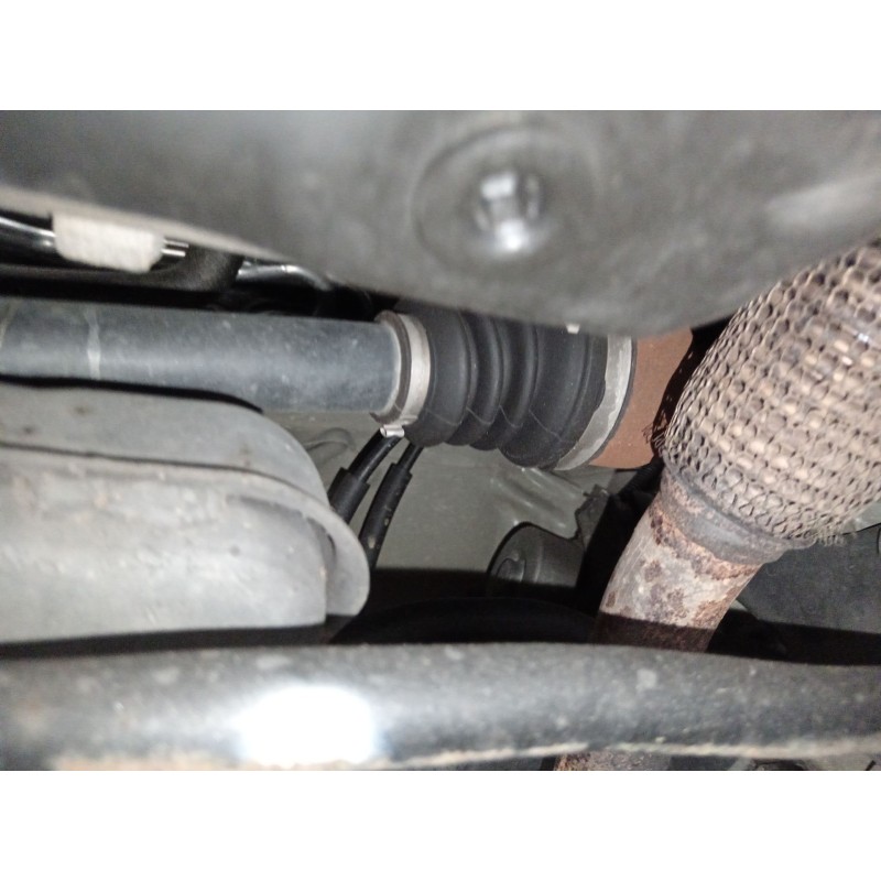 Recambio de transmision delantera derecha para peugeot 208 i (ca_, cc_) 1.2 vti 82 referencia OEM IAM 9803959680  