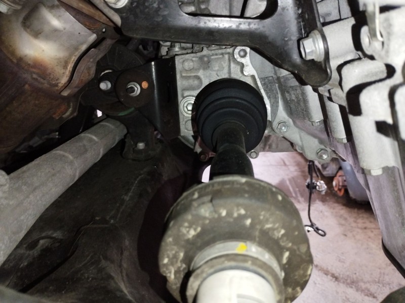 Recambio de transmision delantera derecha para toyota auris (_e18_) 1.8 hybrid (zwe186_) referencia OEM IAM 4341002850F  
