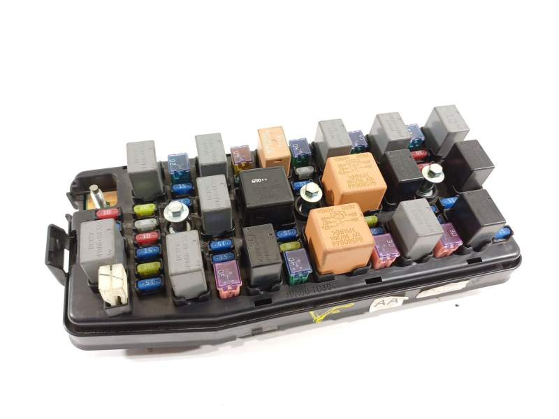 CAJA RELES / FUSIBLES 06372 