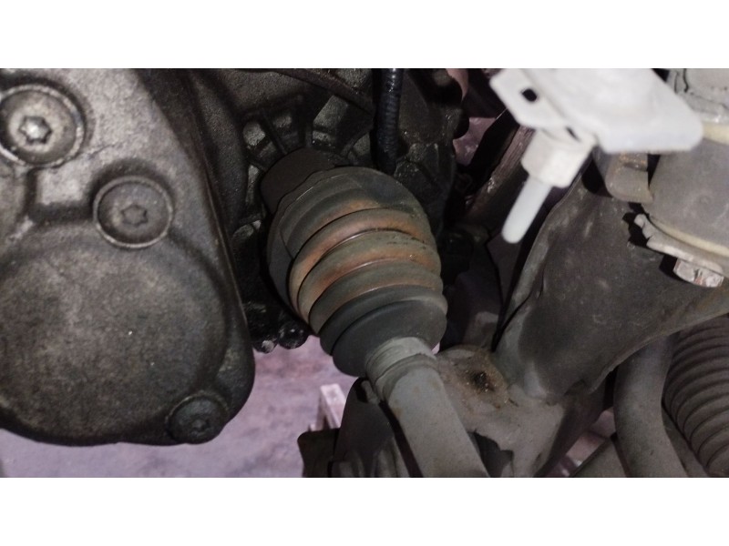 Recambio de transmision delantera izquierda para ford focus iii sedán 1.0 ecoboost referencia OEM IAM BV613B437TA  