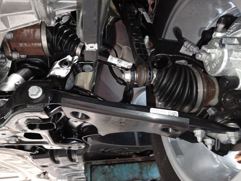 Recambio de transmision delantera izquierda para seat arona (kj7, kjp) 1.0 tgi referencia OEM IAM 2Q0407271CA  