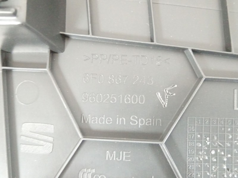 Recambio de moldura para seat ibiza (kj1) fr referencia OEM IAM 6F0867243  