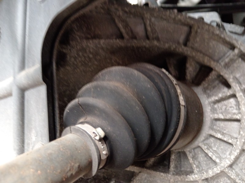 Recambio de transmision delantera izquierda para ssangyong korando line 4x2 referencia OEM IAM 4130034101 AMLH 