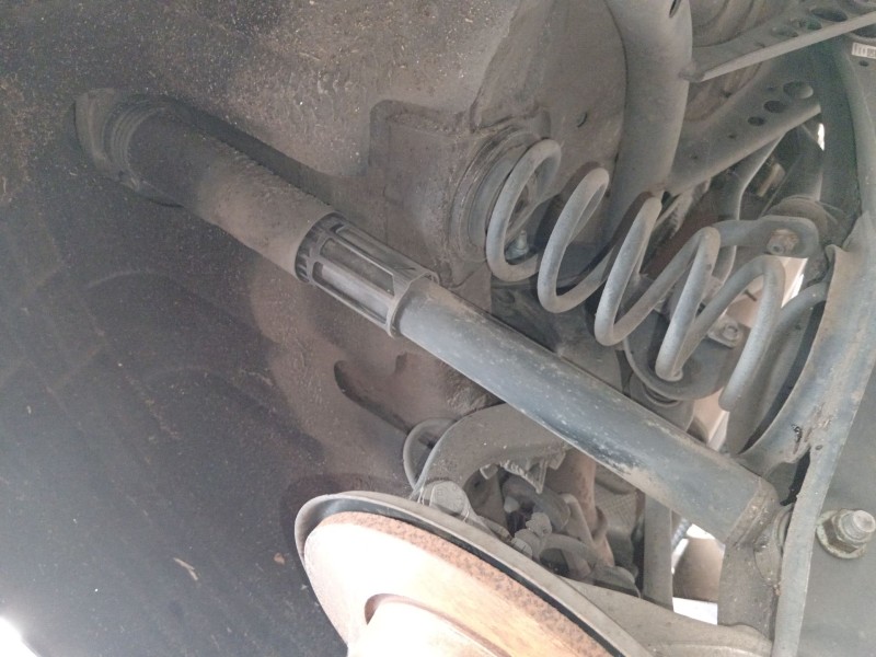 Recambio de amortiguador trasero izquierdo para volkswagen touran (5t1) 1.6 tdi referencia OEM IAM 5QA512011AP  