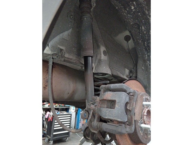 Recambio de amortiguador trasero derecho para kia stonic (yb) 1.0 t-gdi referencia OEM IAM S6055300H8600  
