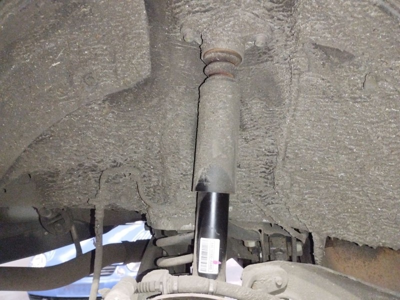 Recambio de amortiguador trasero derecho para kia cee´d (jd) 1.4 cvvt referencia OEM IAM 55300A6400  
