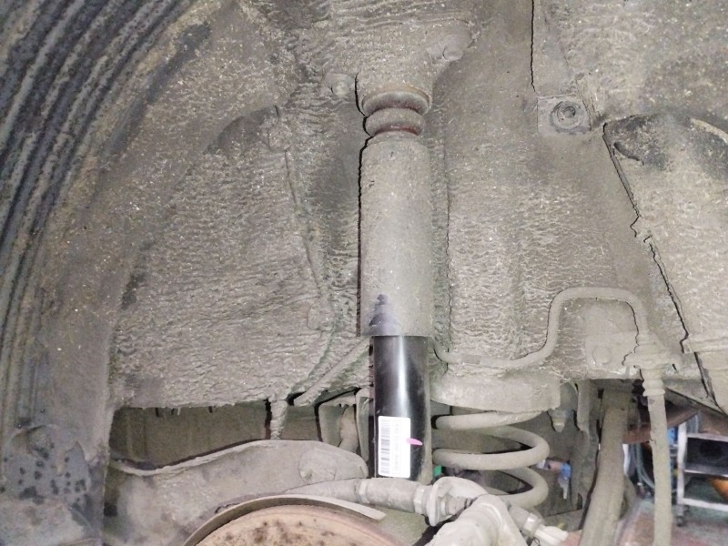 Recambio de amortiguador trasero izquierdo para kia cee´d (jd) 1.4 cvvt referencia OEM IAM 55300A6400  