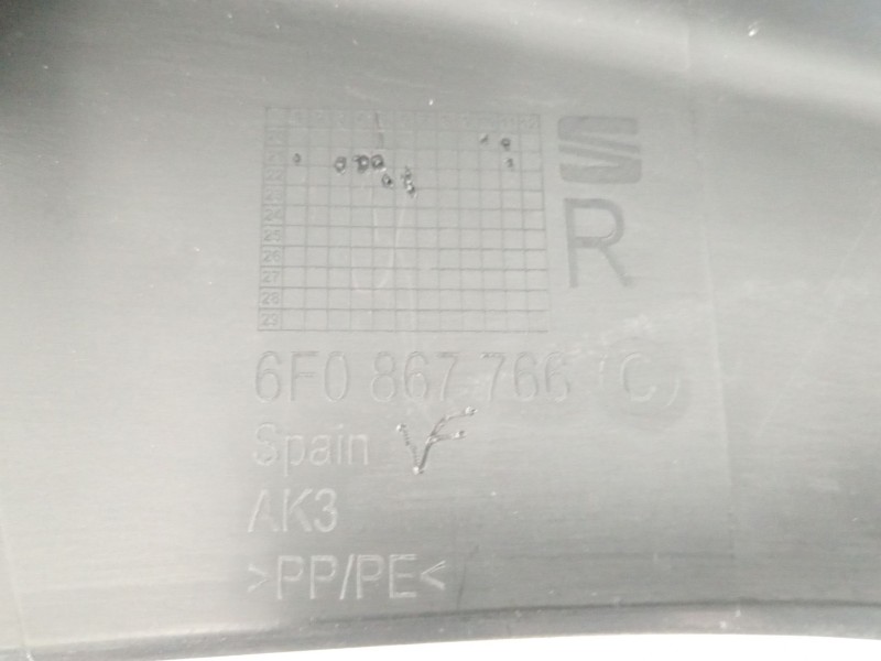 Recambio de moldura para seat ibiza (kj1) fr referencia OEM IAM 6F0867766  