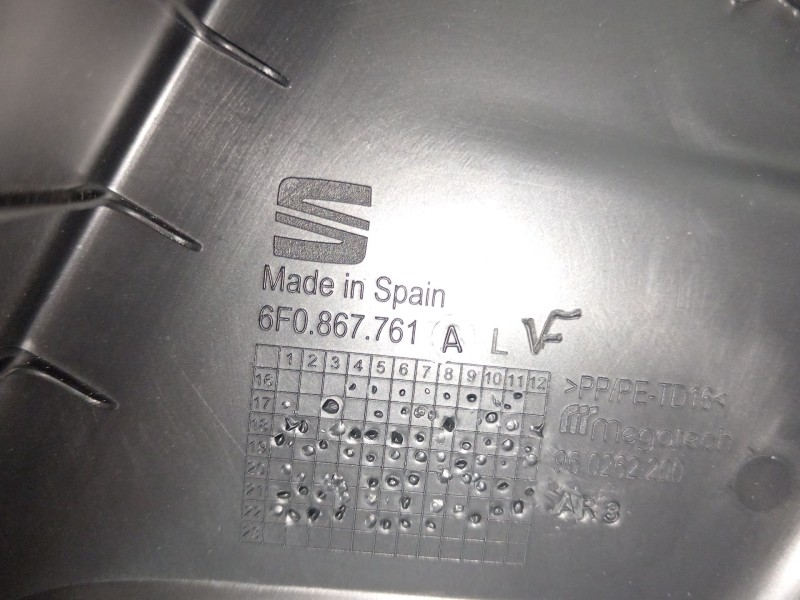 Recambio de moldura para seat ibiza (kj1) fr referencia OEM IAM 6F0867761A  