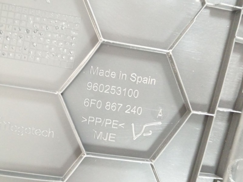 Recambio de moldura para seat ibiza (kj1) fr referencia OEM IAM 6F0867240A  
