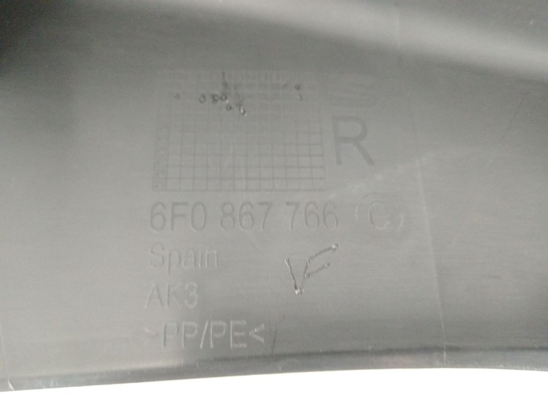 Recambio de moldura para seat ibiza (kj1) fr ib referencia OEM IAM 6F0867766 6F0867766C 