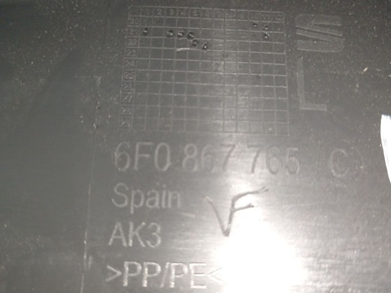 Recambio de moldura para seat ibiza (kj1) fr ib referencia OEM IAM 6F0867765 6F0867765C 
