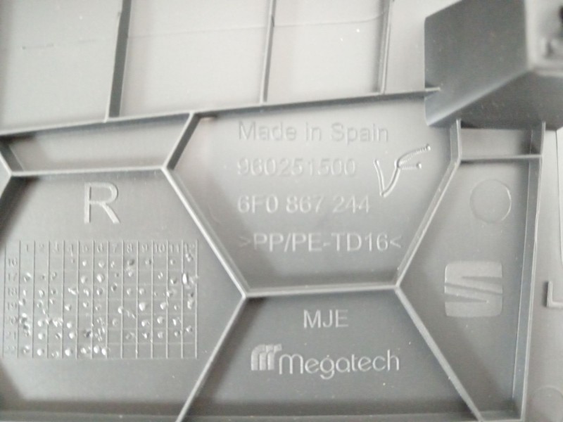 Recambio de moldura para seat ibiza (kj1) fr ib referencia OEM IAM 6F0867244  