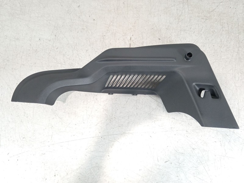 Recambio de moldura para seat ibiza (kj1) fr ib referencia OEM IAM 6F0867761A  