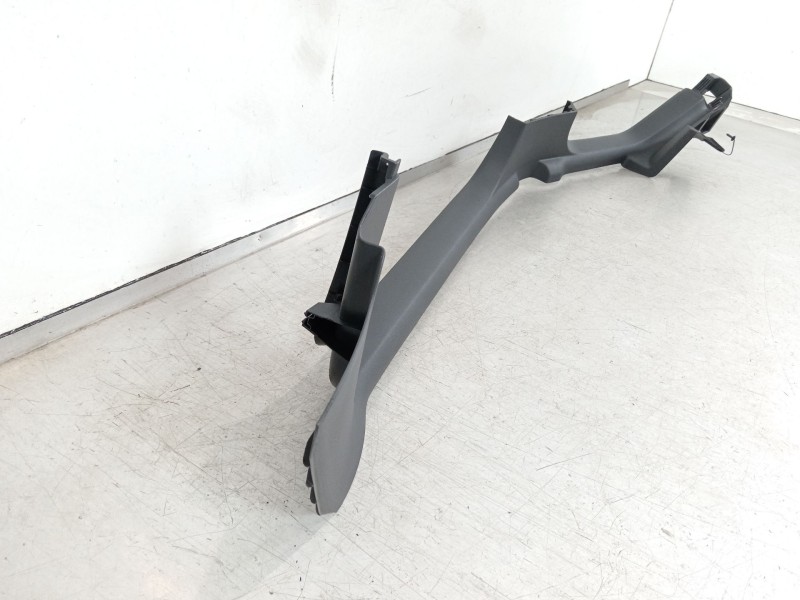 Recambio de moldura para seat ibiza (kj1) fr ib referencia OEM IAM 6F0863484 6F0863484B 